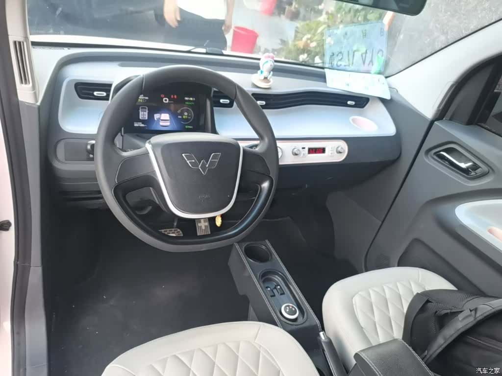 Wuling MINIEV, 2022 10