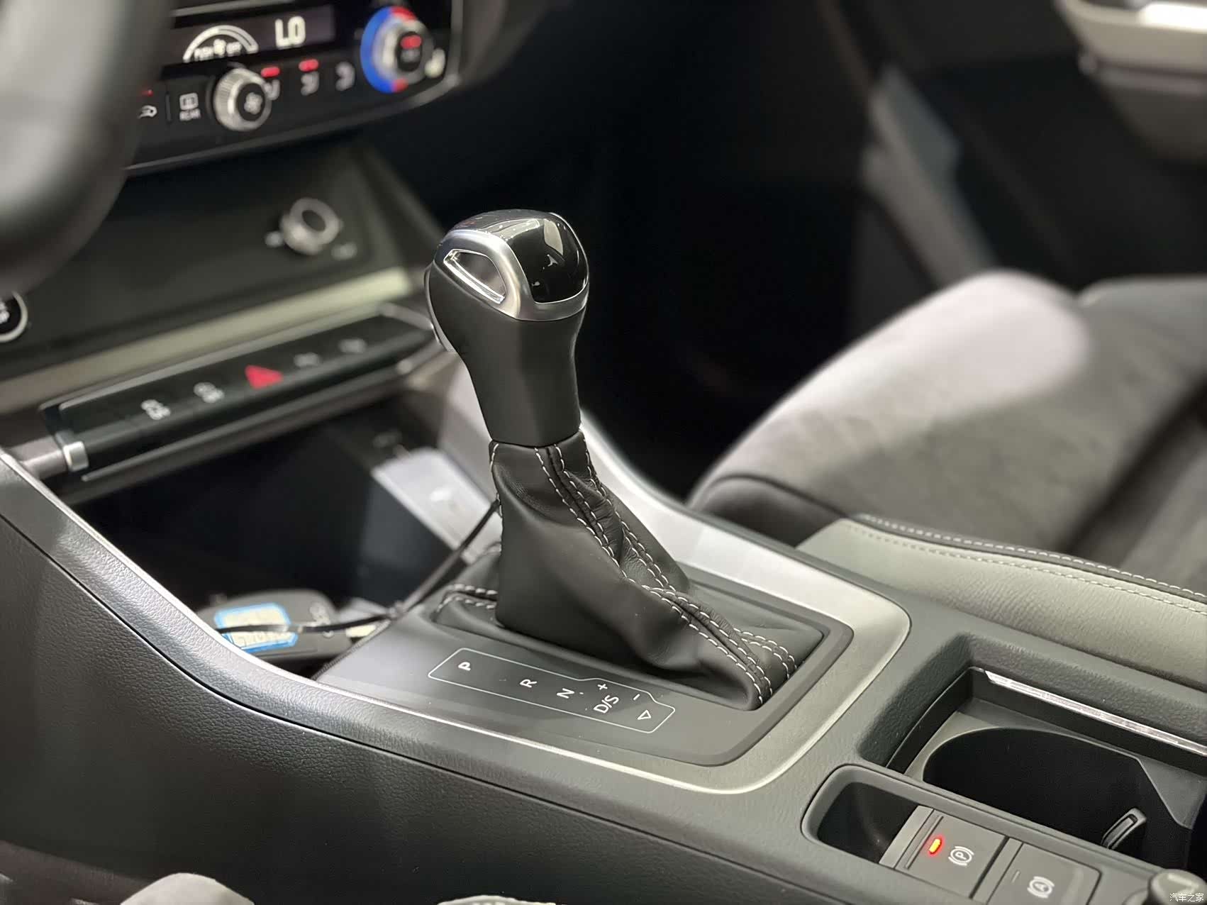 Audi Q3, 2023 14