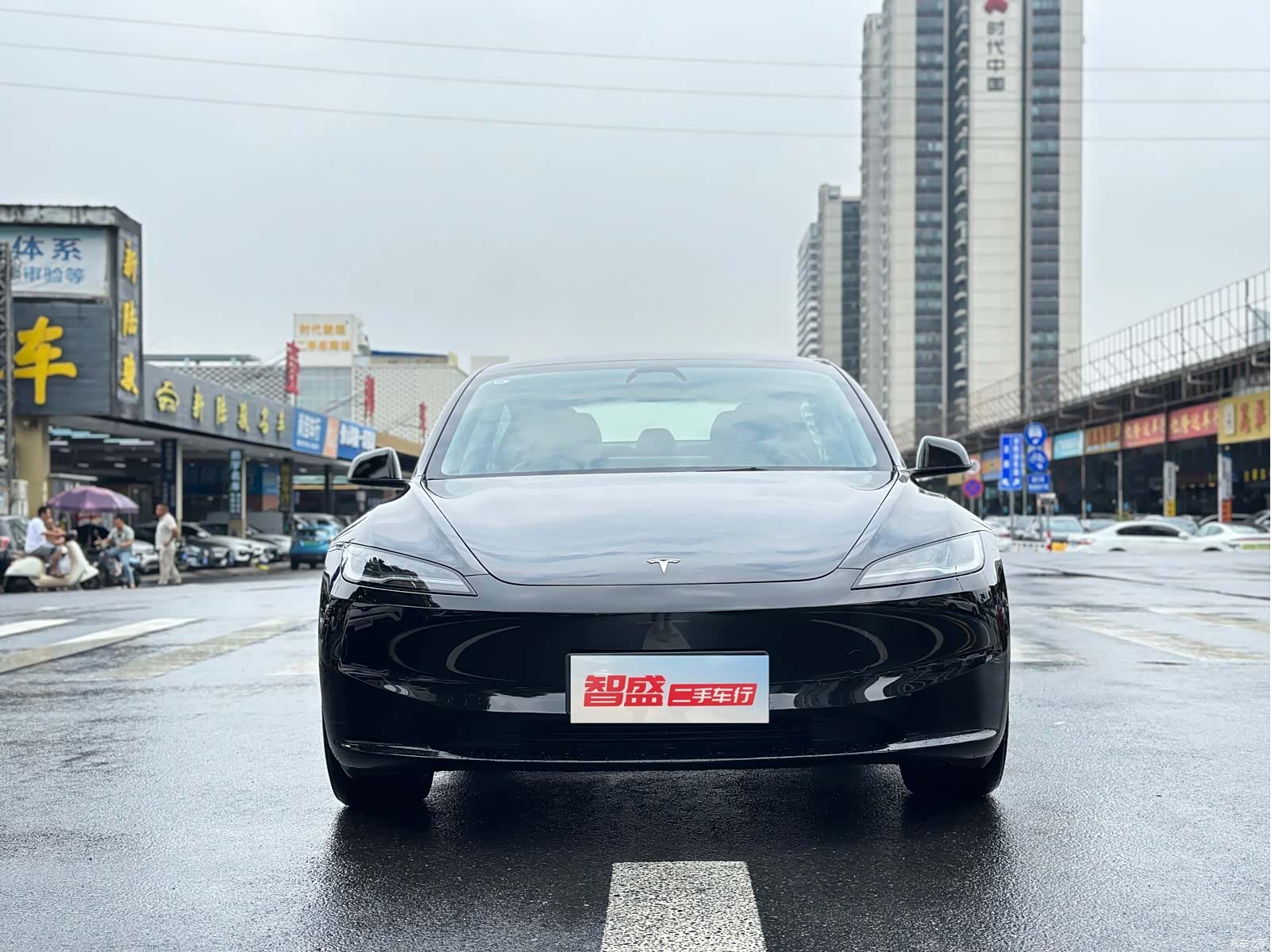 Tesla Model 3, 2025 1