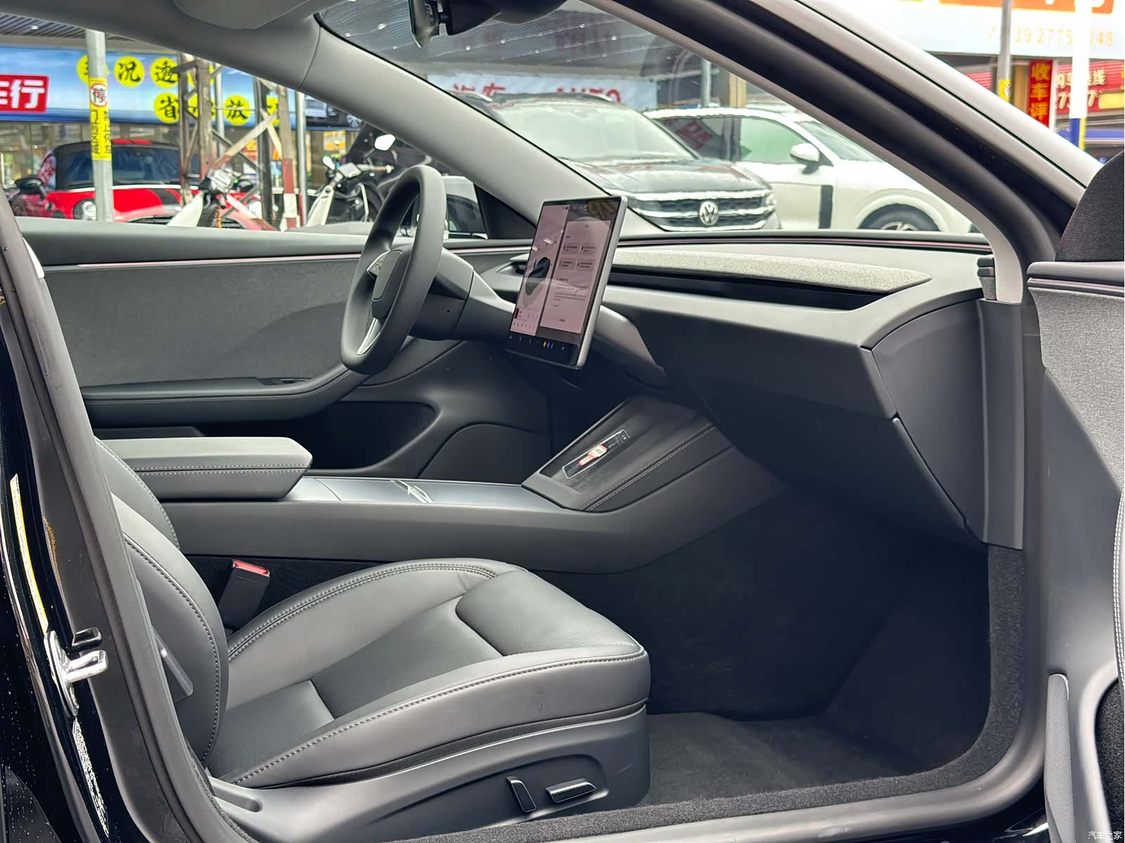 Tesla Model 3, 2025 13