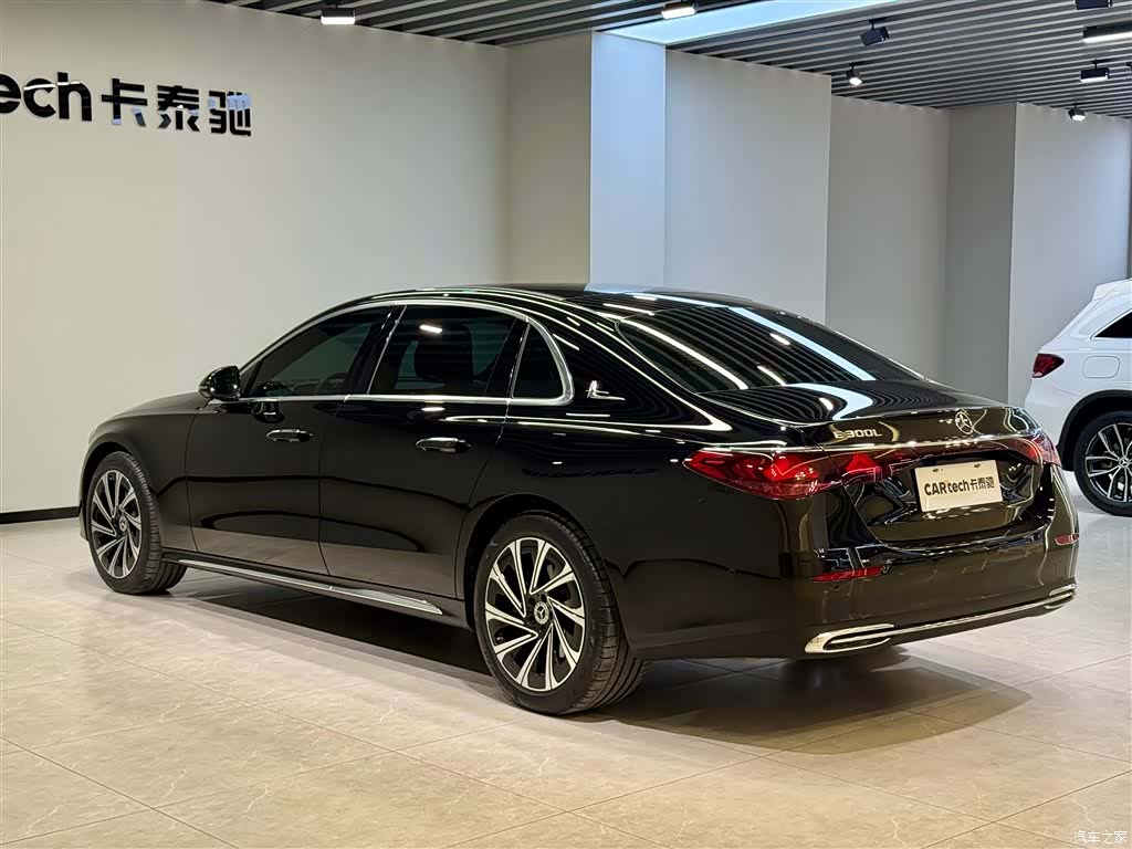 Mercedes-Benz E-Class, 2024 6