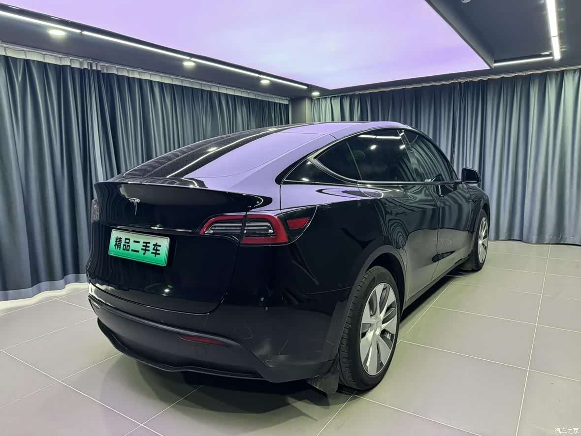Tesla Model Y, 2022 4