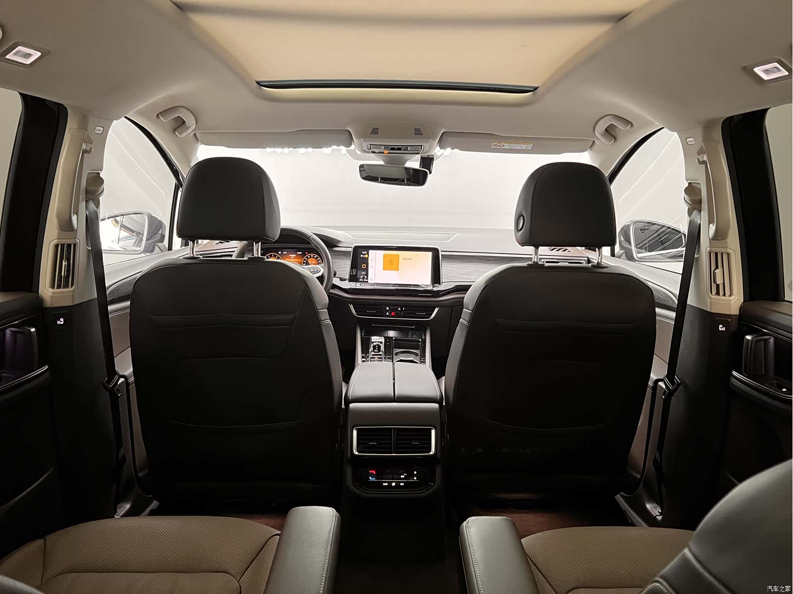 Volkswagen Viloran, 2023 31