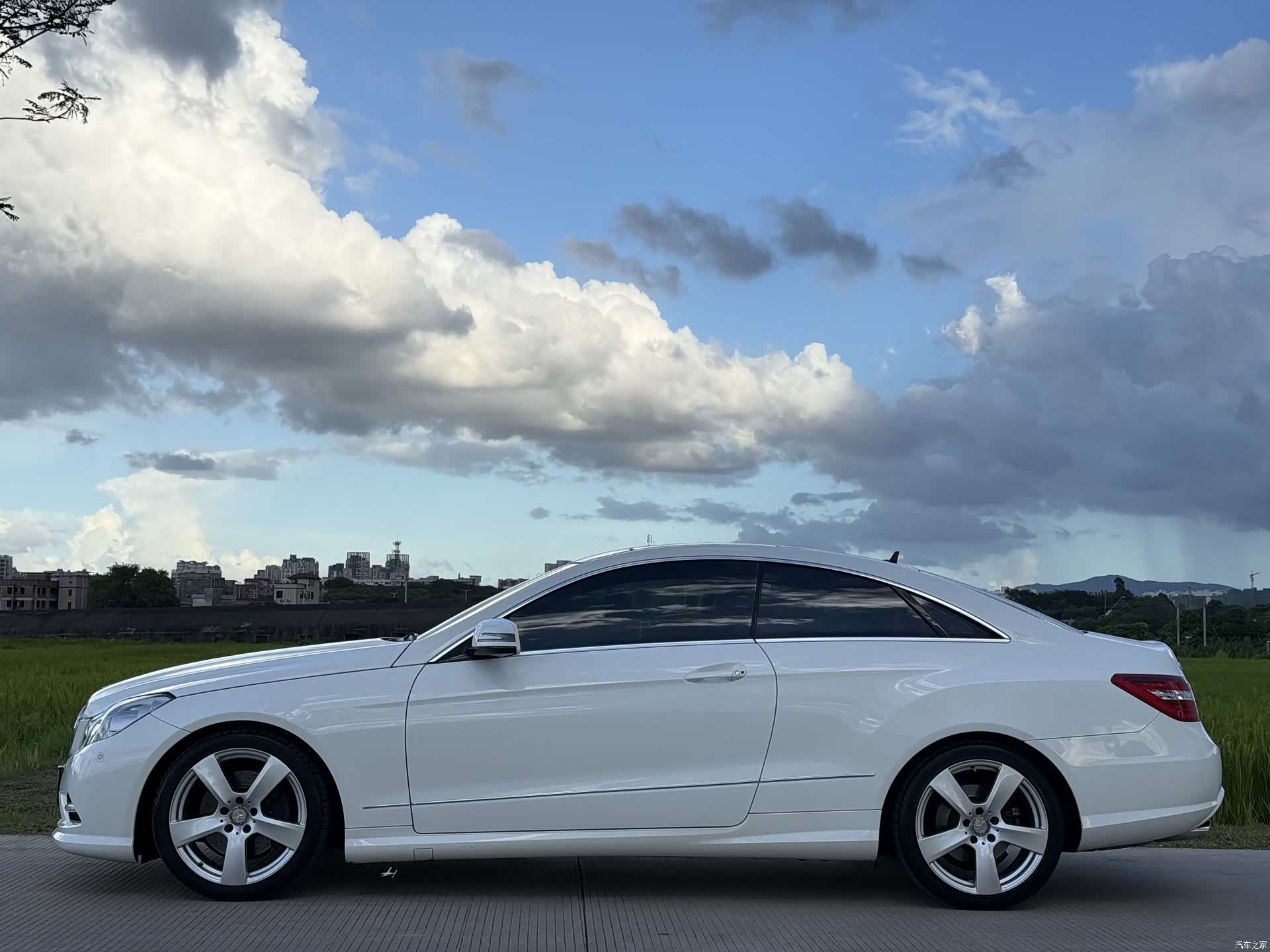 Mercedes-Benz E-Class, 2013 4