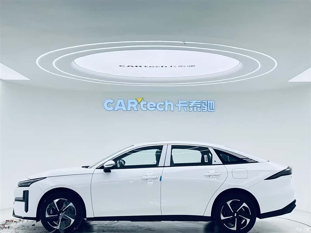 Geely Galaxy L6, 1900 8