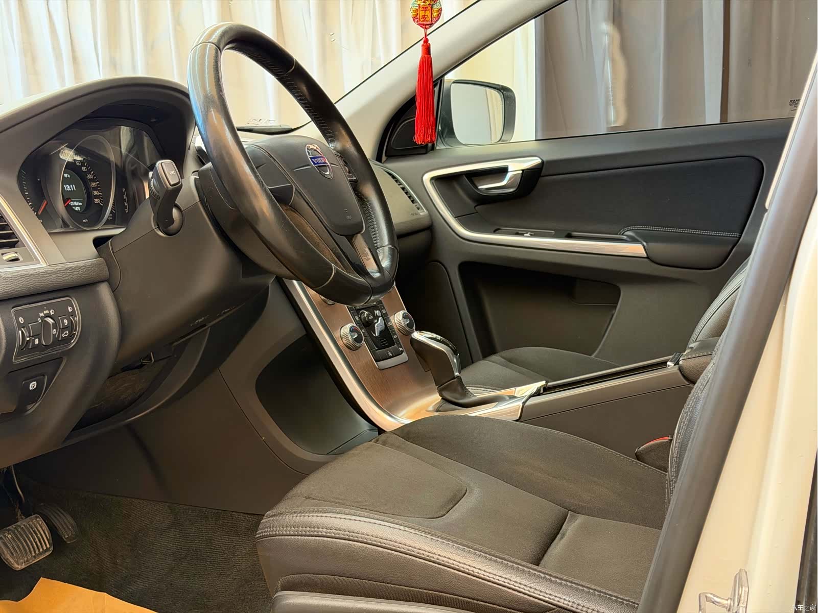 Volvo XC60, 2016 все фото