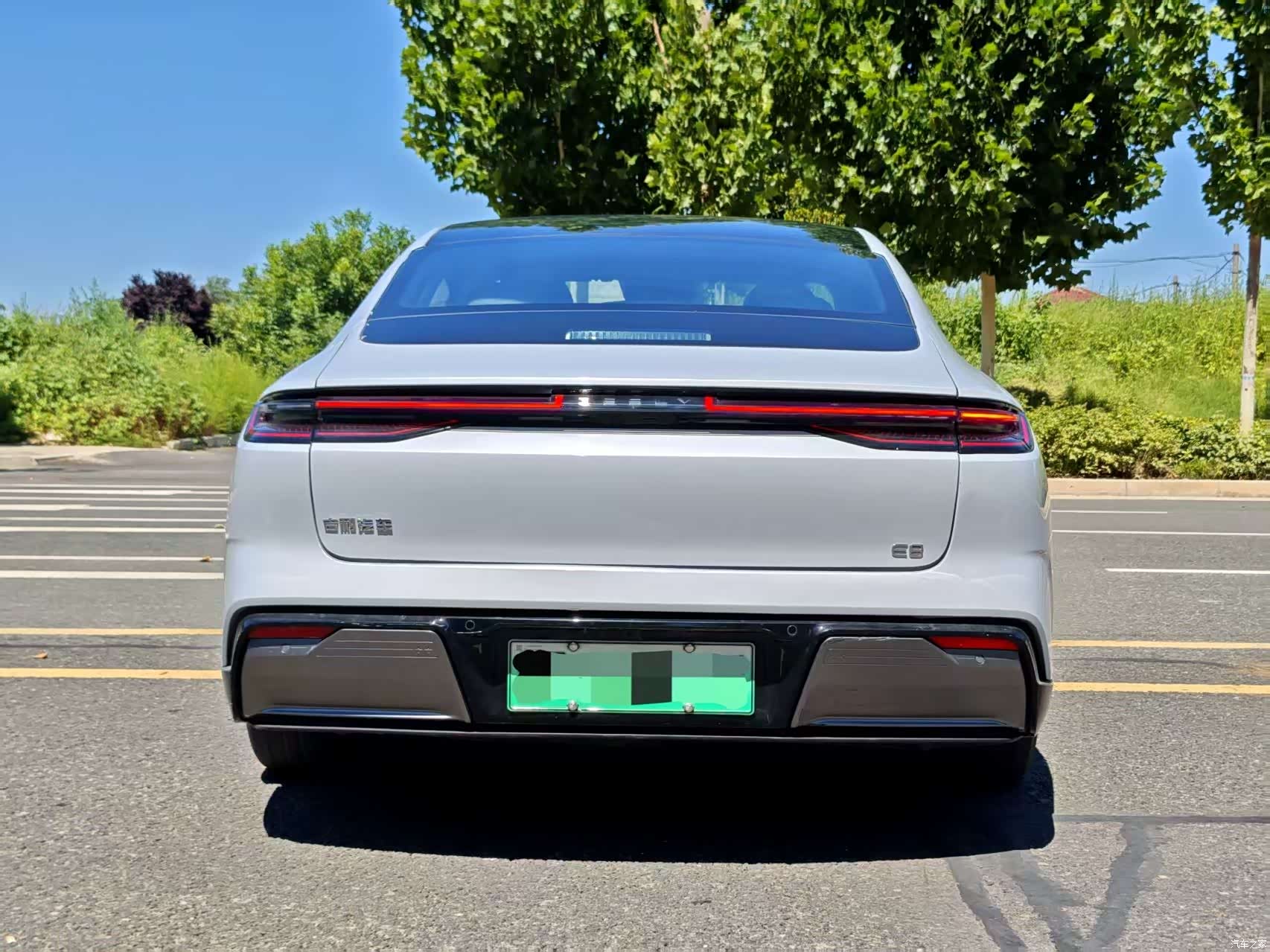 Geely E8, 2026 9