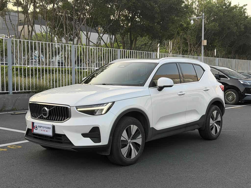 Volvo XC40 2023 B3 Luxury