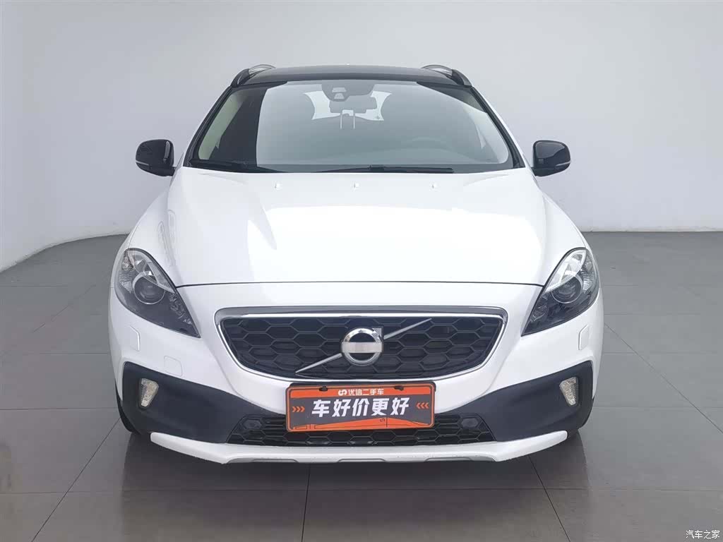 Volvo V40, 2014 3