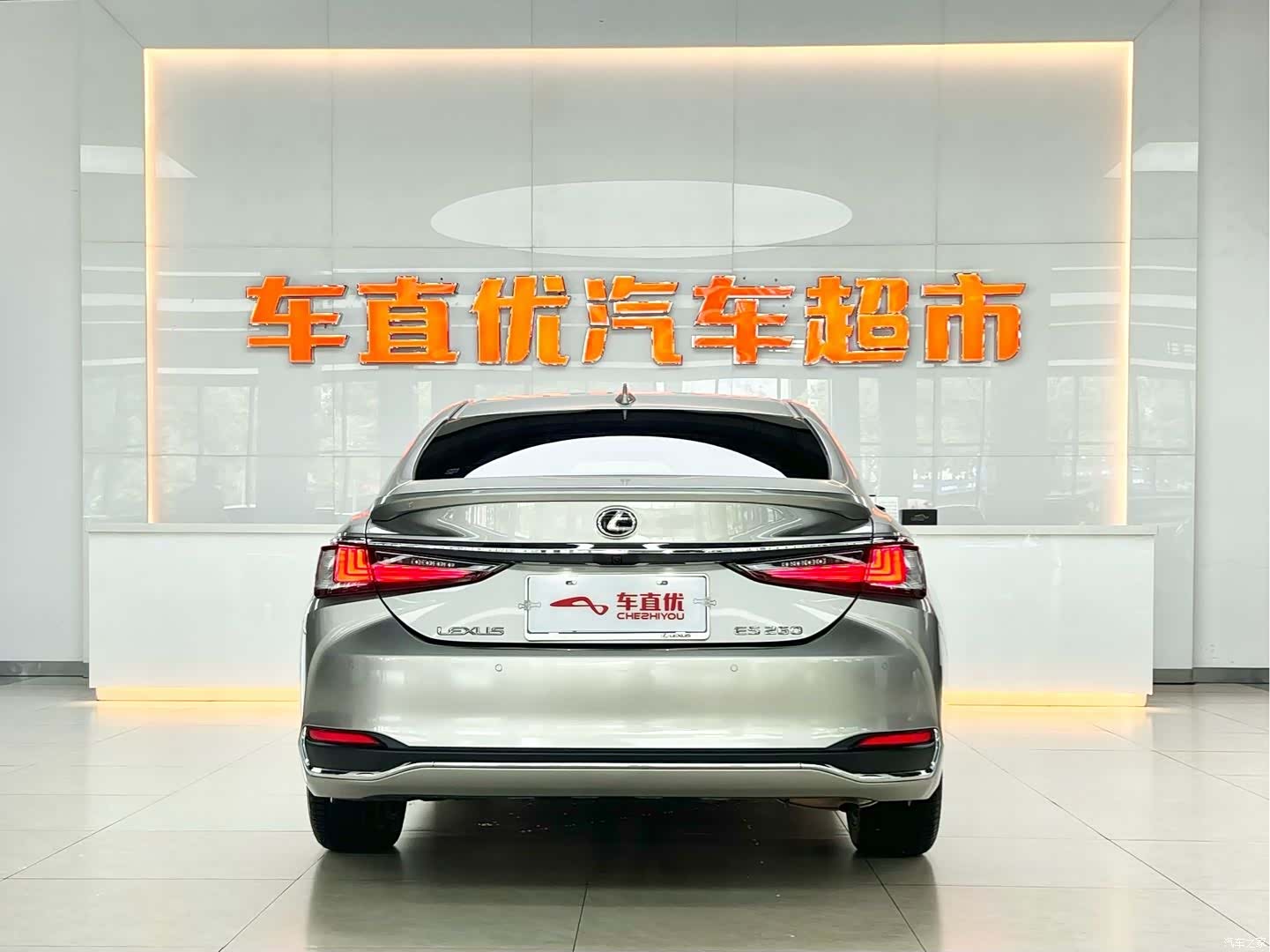 Lexus ES, 2023 6