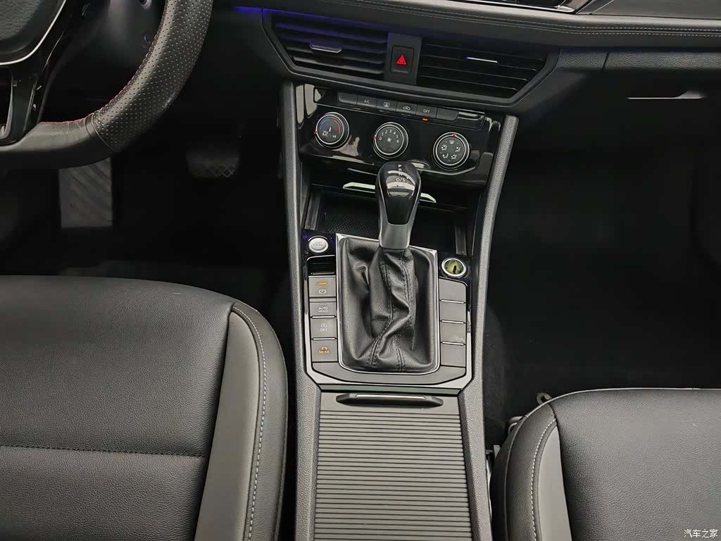 Volkswagen Sagitar, 2021 13