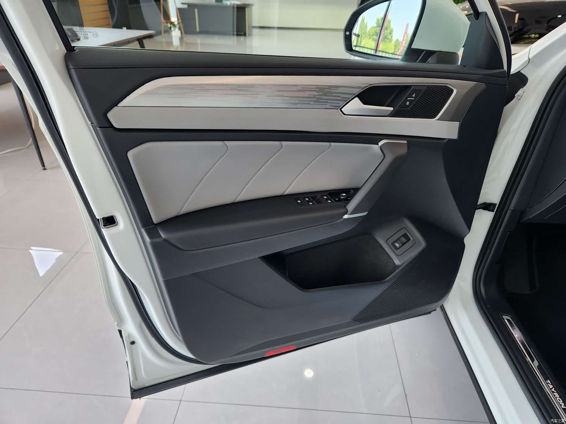 Volkswagen Tayron, 2023 все фото