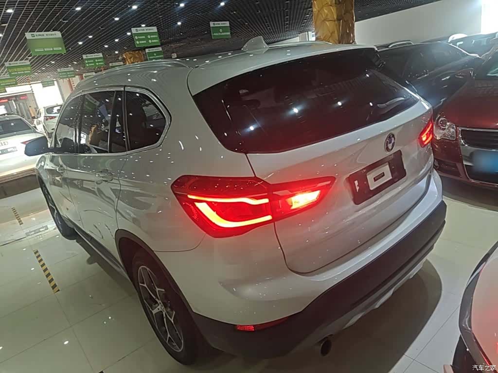 BMW X1, 2018 все фото
