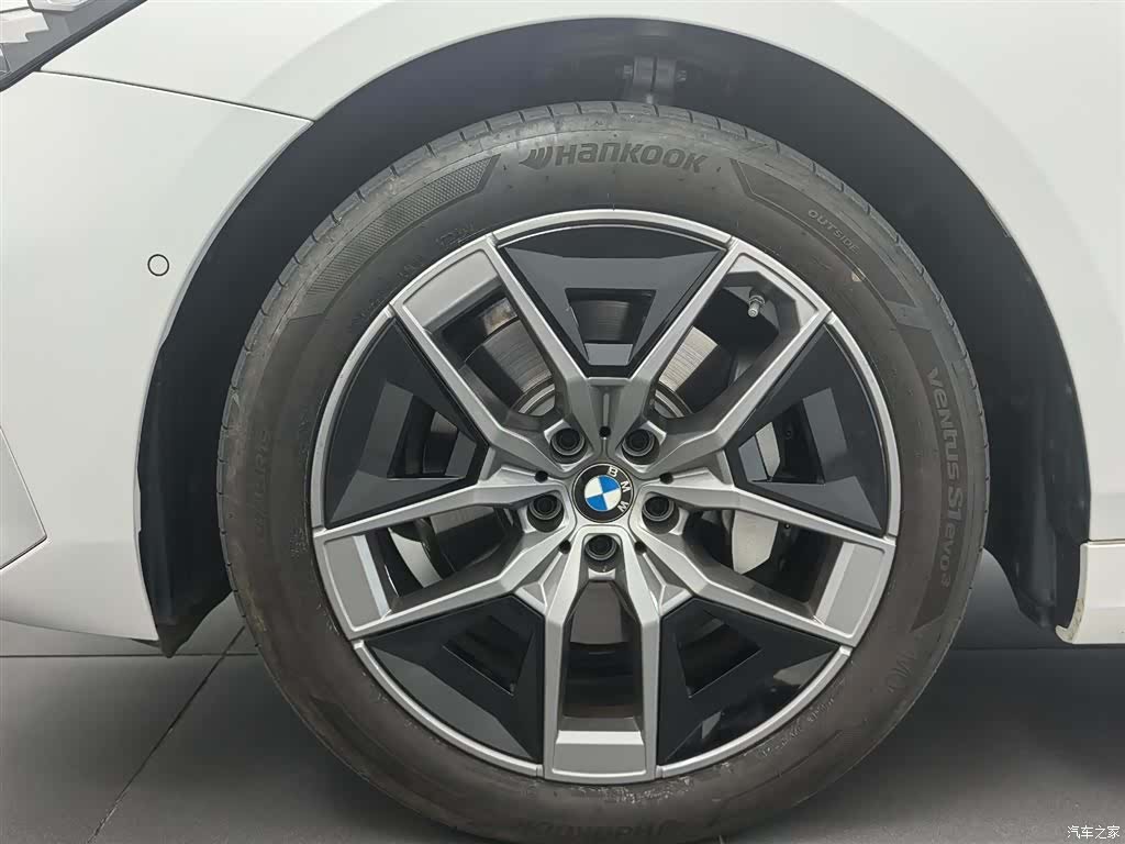 BMW 5 Series, 2024 7