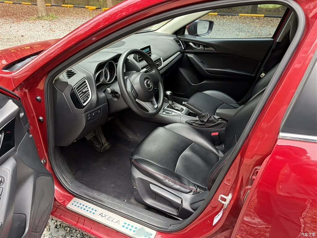 Mazda Mazda3, 2015 13