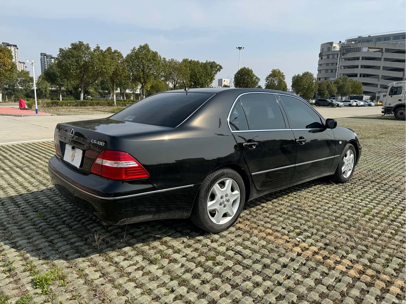 Lexus LS, 2004 13