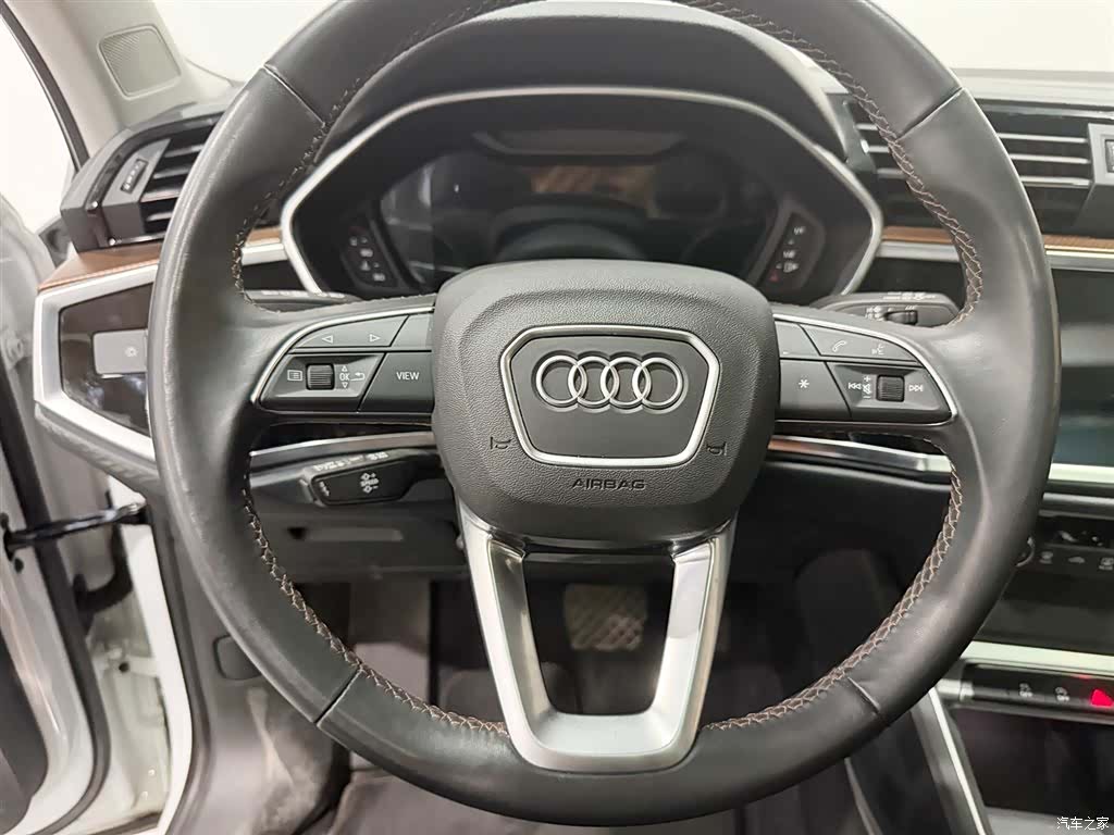 Audi Q3, 2023 10