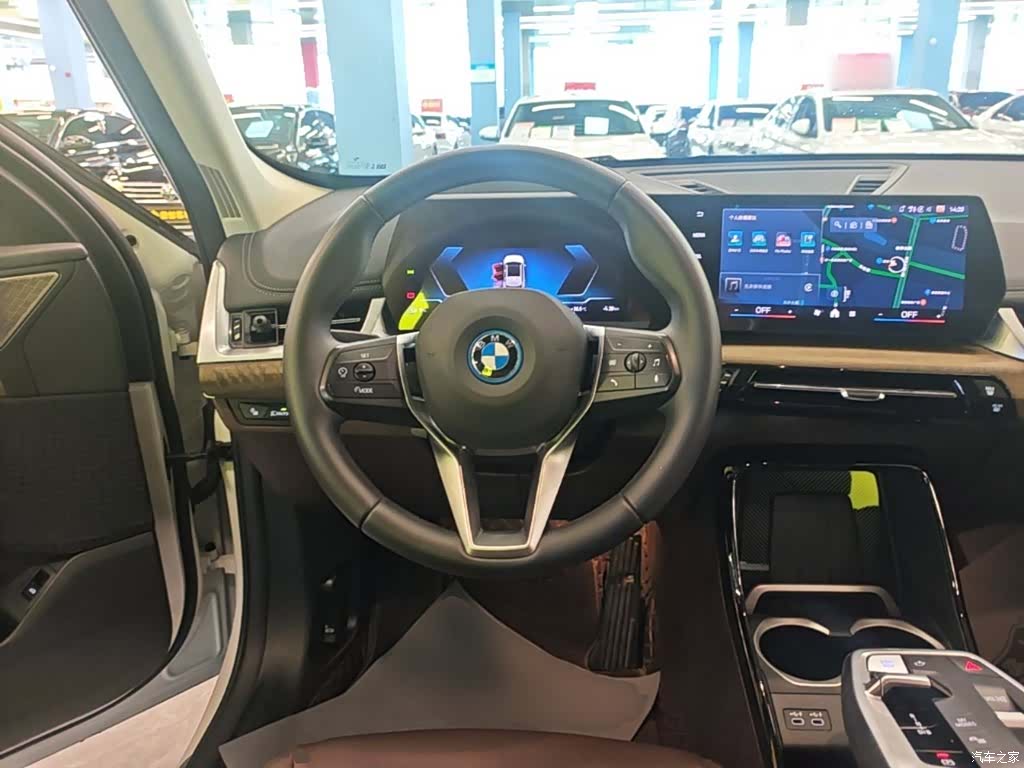 BMW iX1, 2024 11