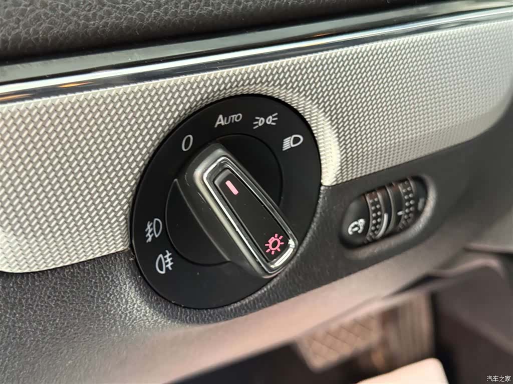 Volkswagen Sagitar, 2019 19