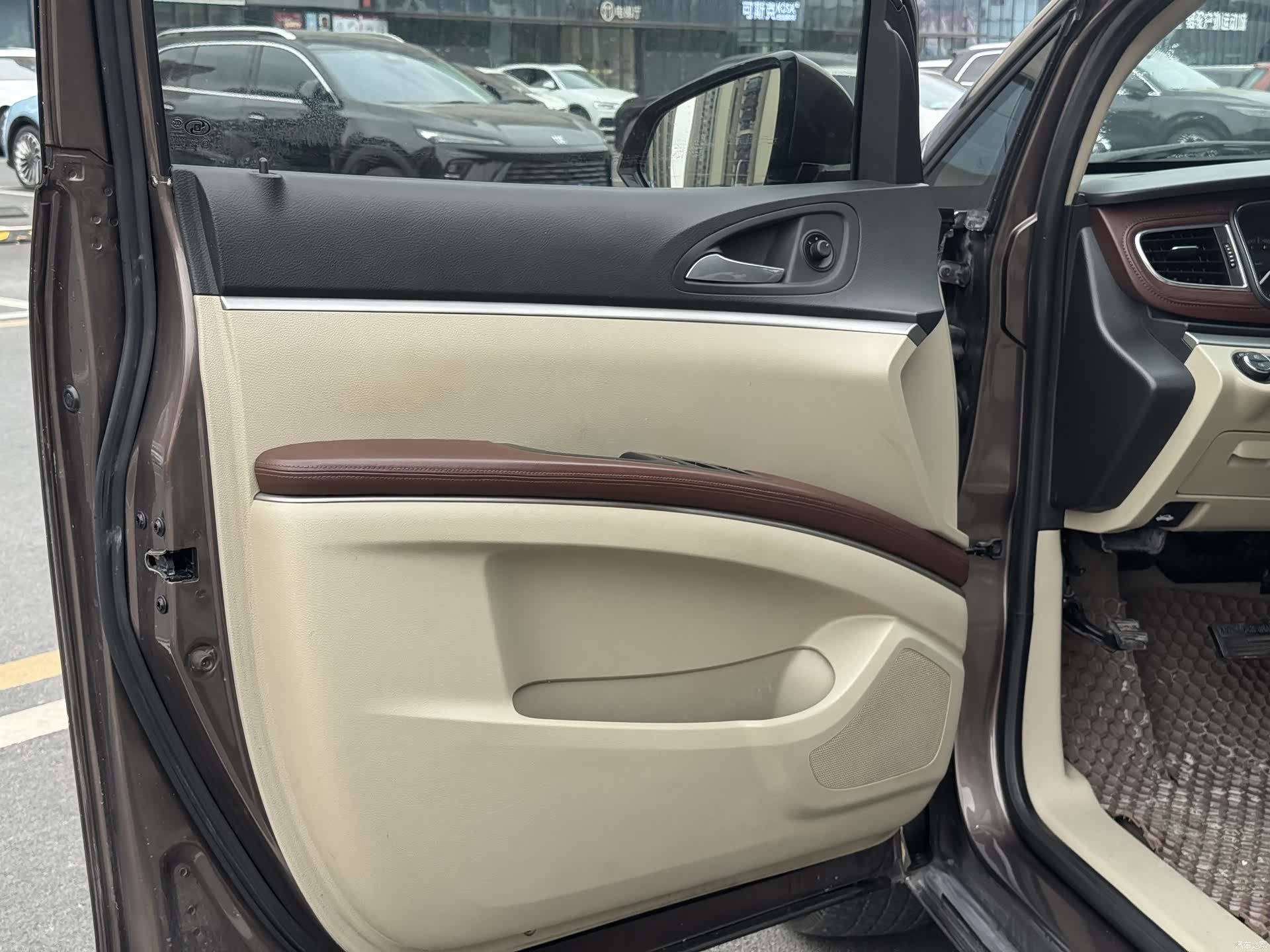 Buick GL8, 2015 13