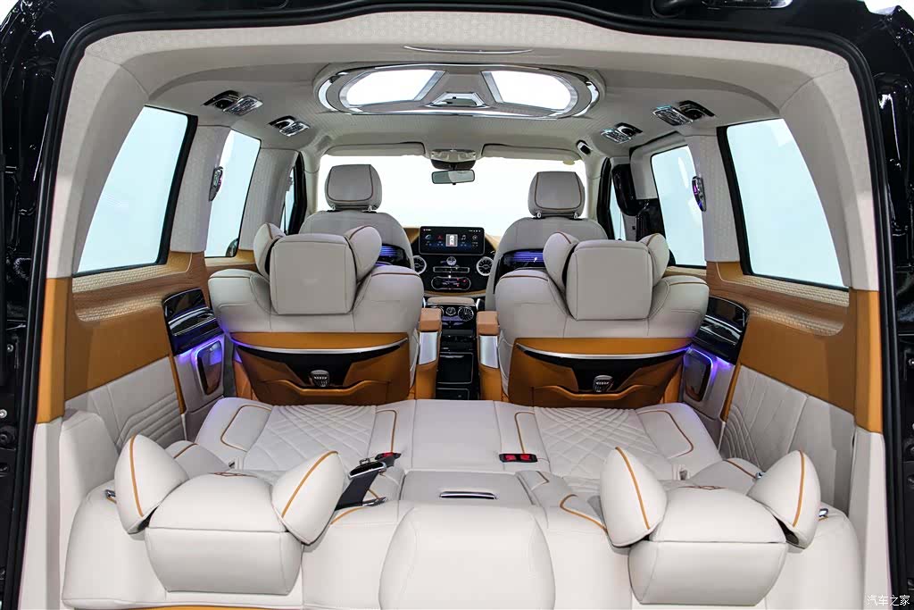 Mercedes-Benz 7, 2024 20