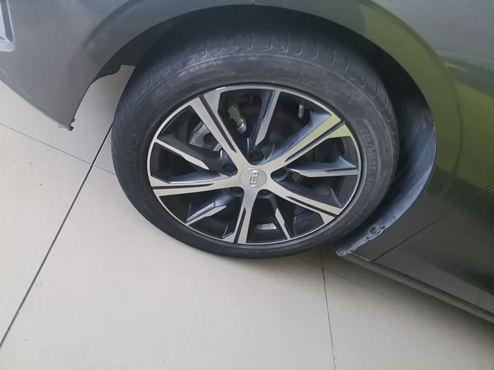 Geely Emgrand Geely Emgrand