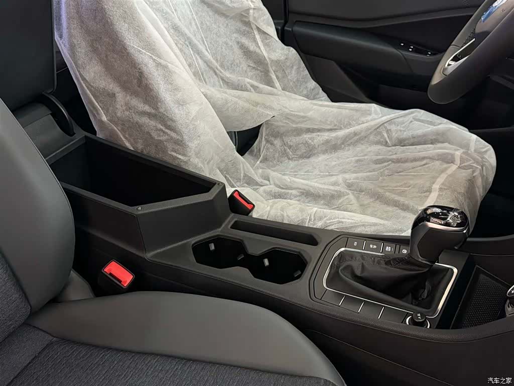 Volkswagen Sagitar, 2025 25