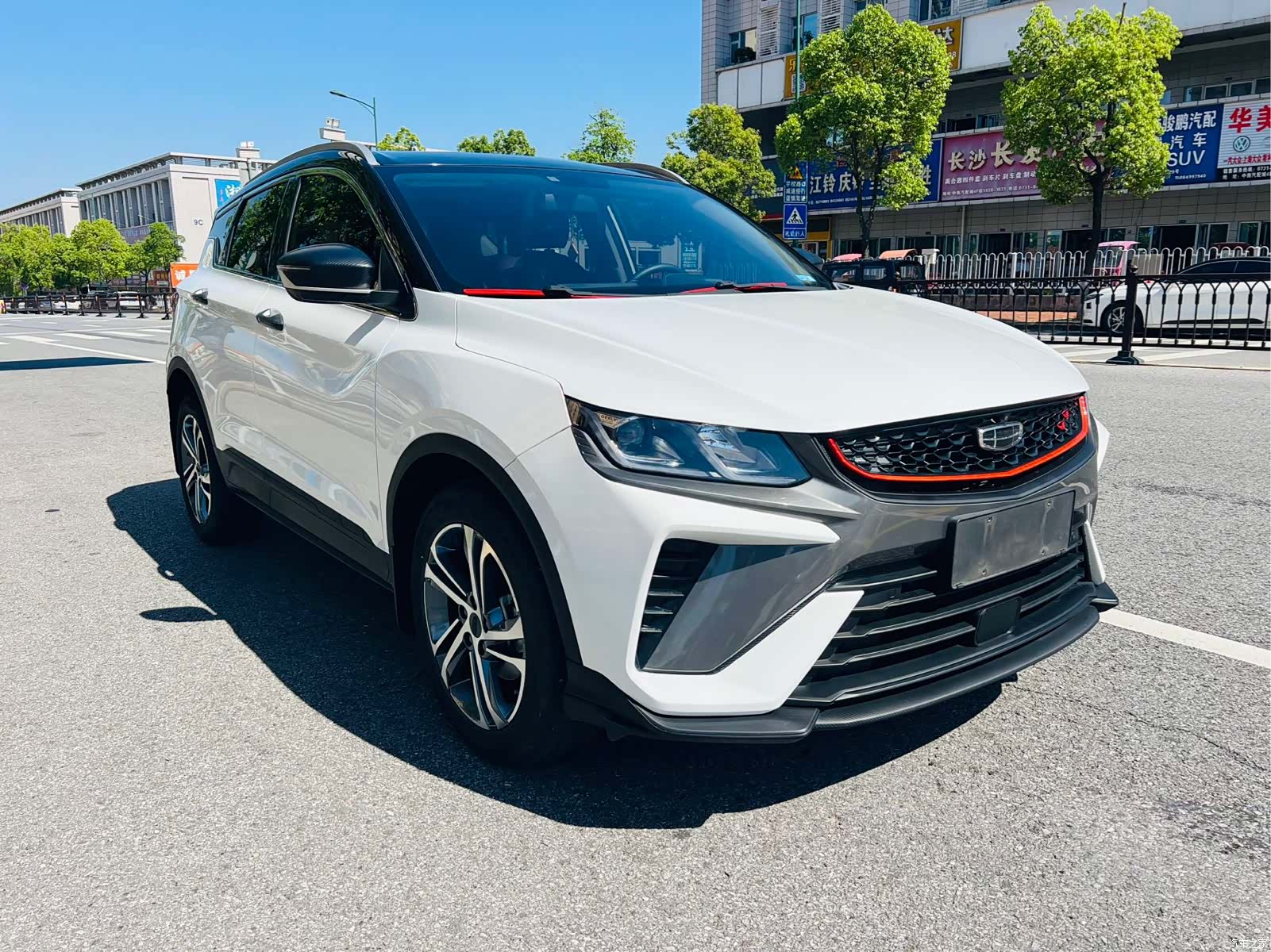 Geely Coolray, 2022 3