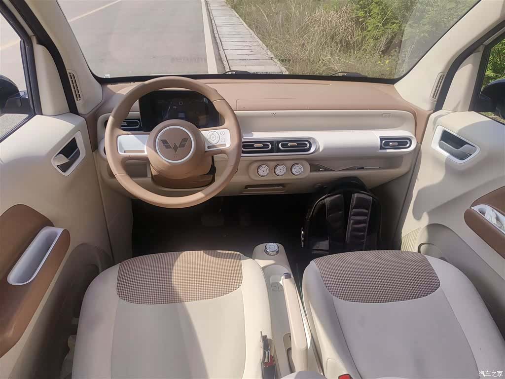 Wuling MINIEV, 2025 10