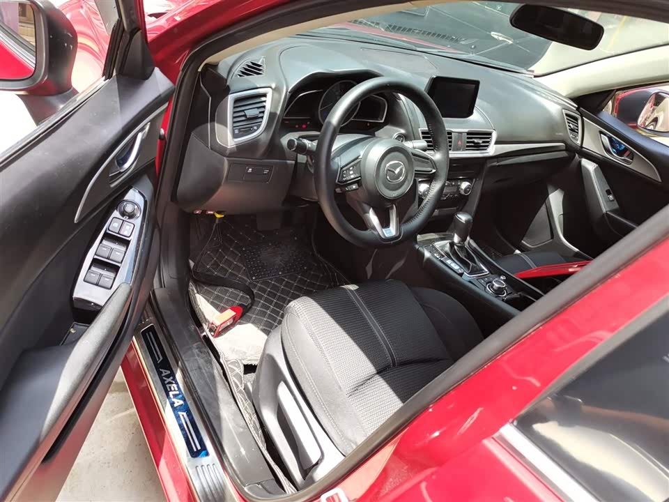 Mazda 3 Angkesaila