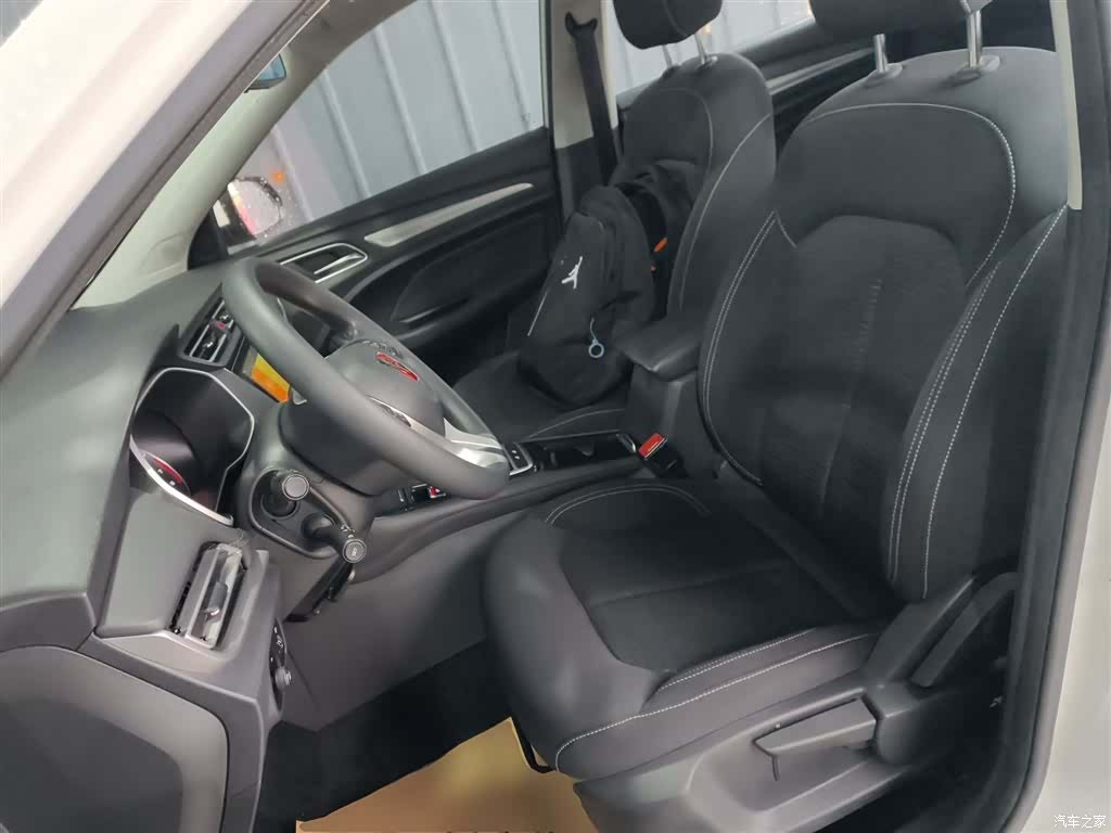 Roewe RX3, 2019 11