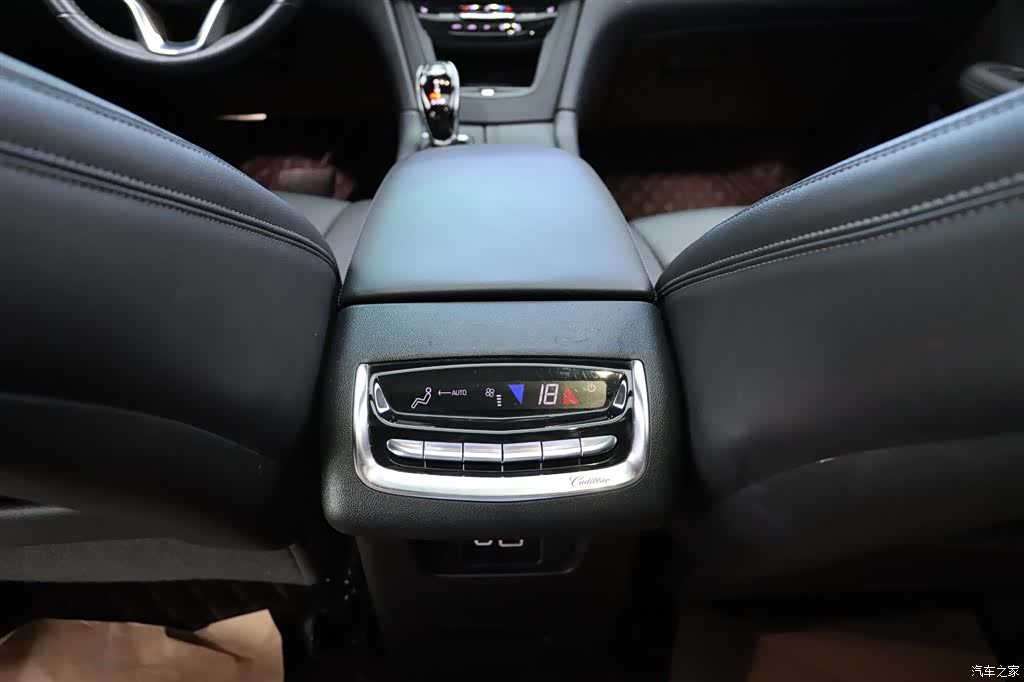 Cadillac XT6, 2022 16