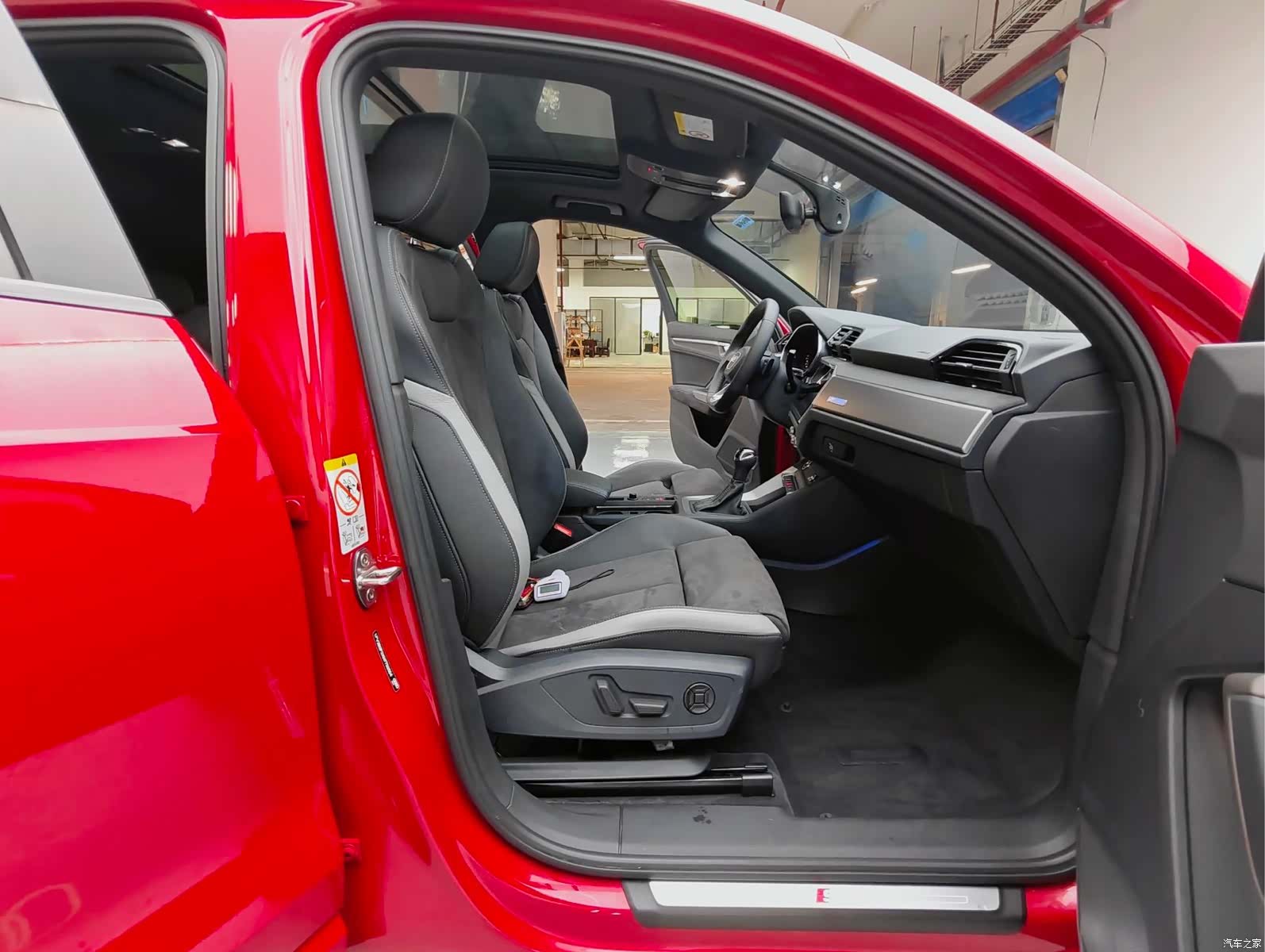 Audi Q3, 2023 12
