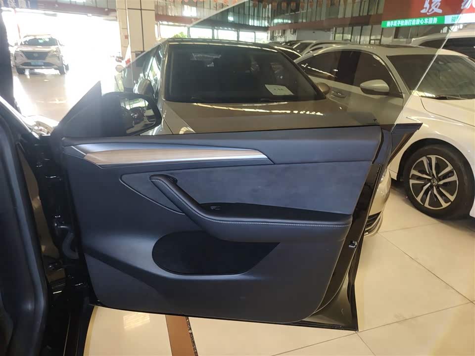 Tesla Model Y Tesla Model Y