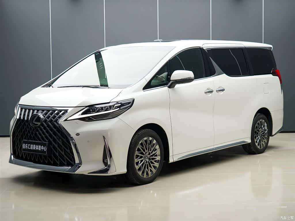 Lexus LM, 2024 2