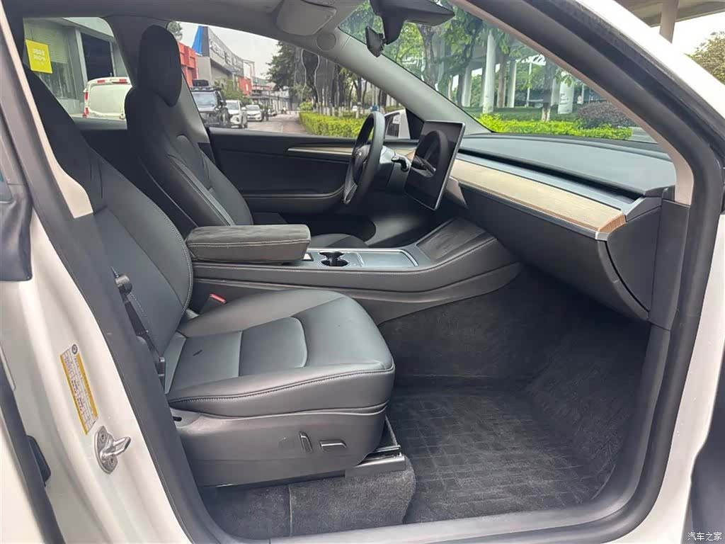 Tesla Model Y, 2021 12