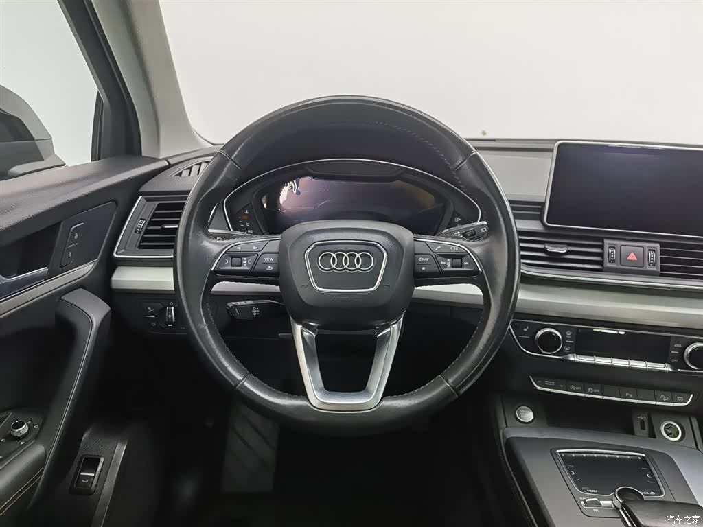 Audi Q5L, 2018 11
