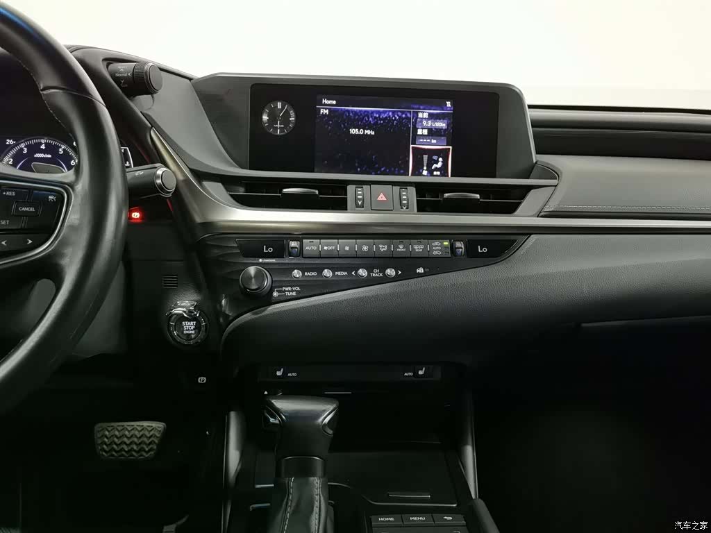 Lexus ES, 2019 12