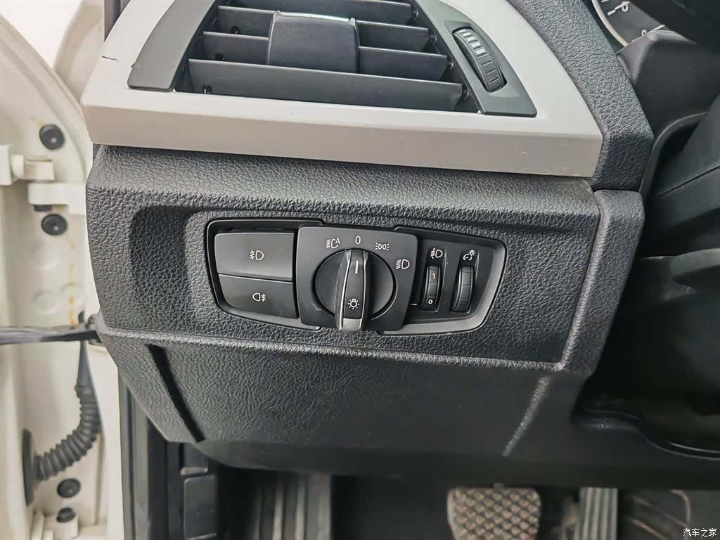 BMW 1 Series, 2012 21