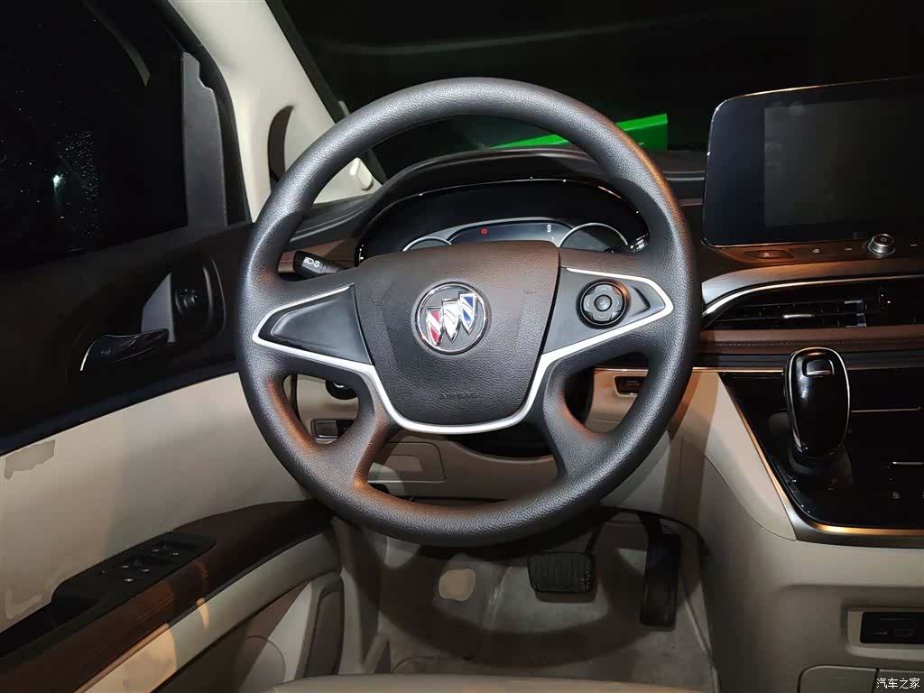 Buick GL8, 2023 3