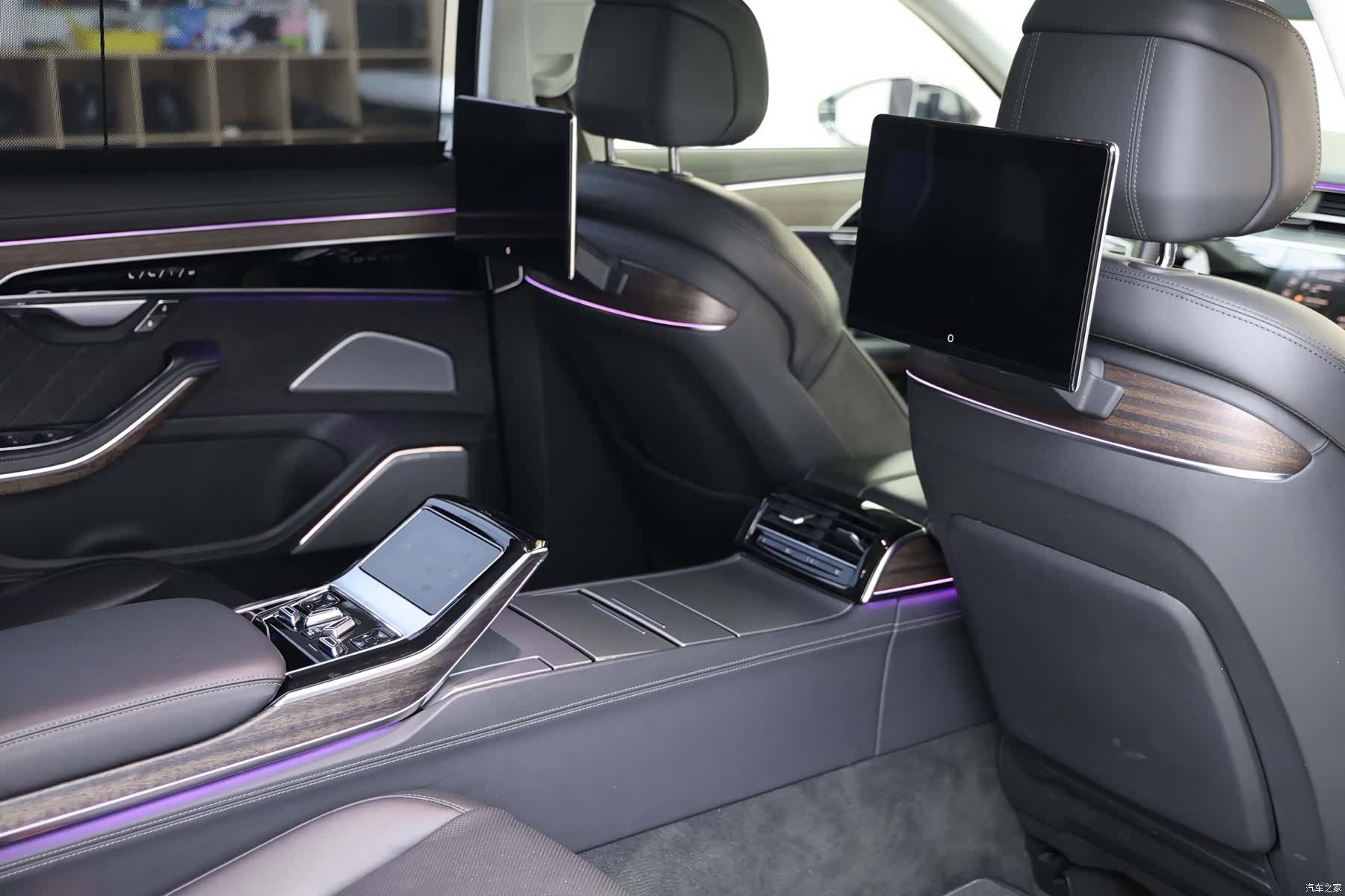 Audi A8L, 2022 19