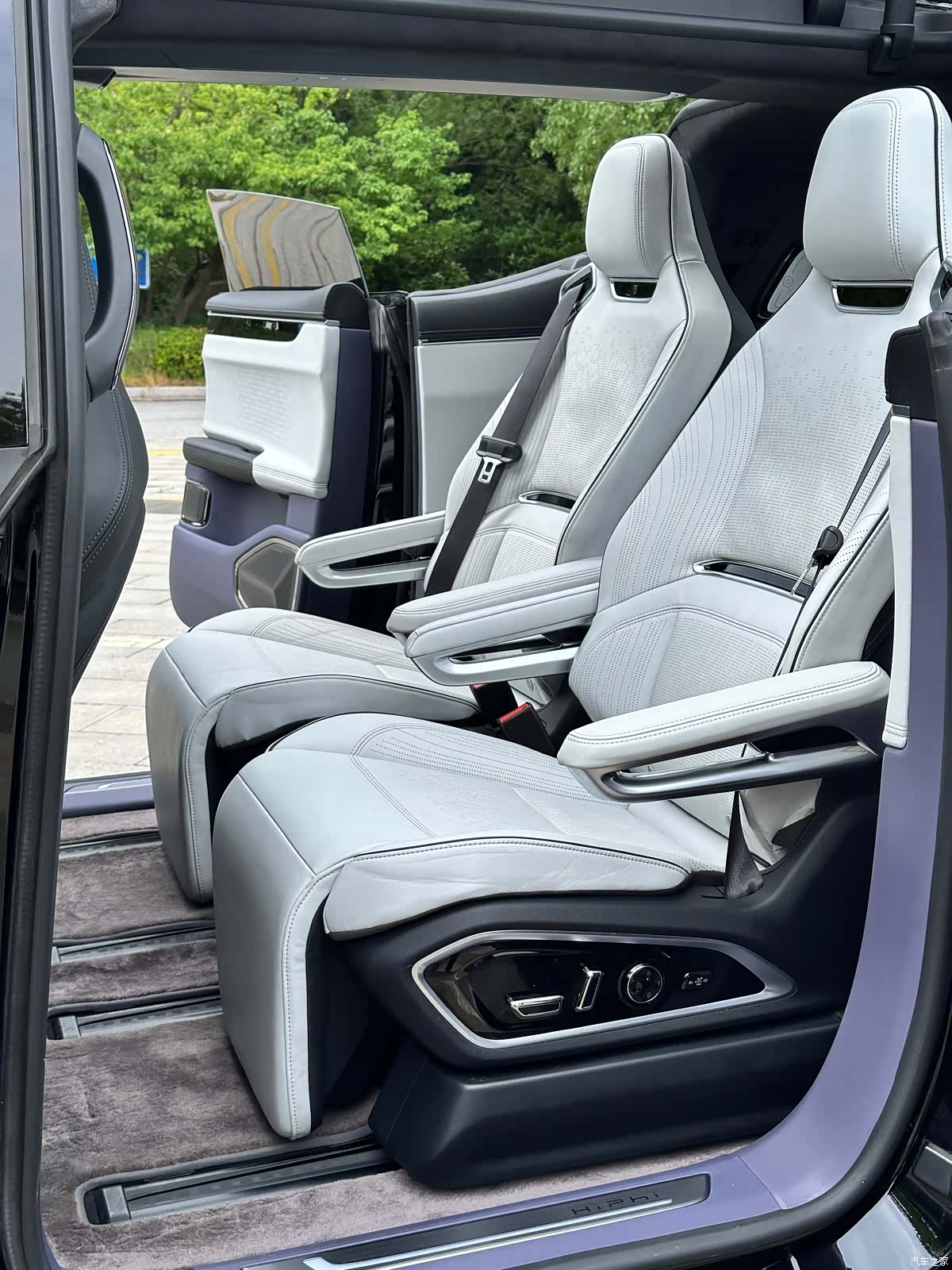 HiPhi X, 2022 20