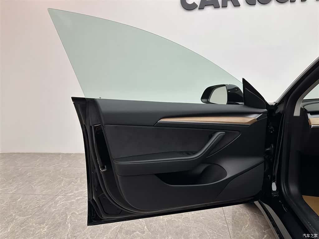 Tesla Model 3, 2022 15