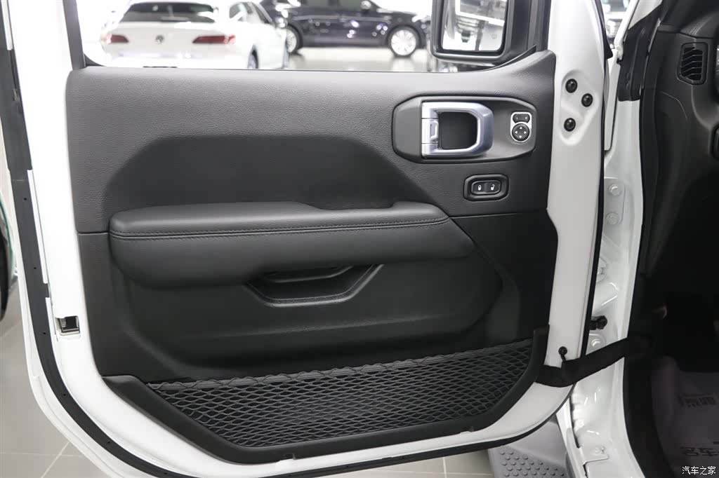 Jeep Wrangler, 2022 10