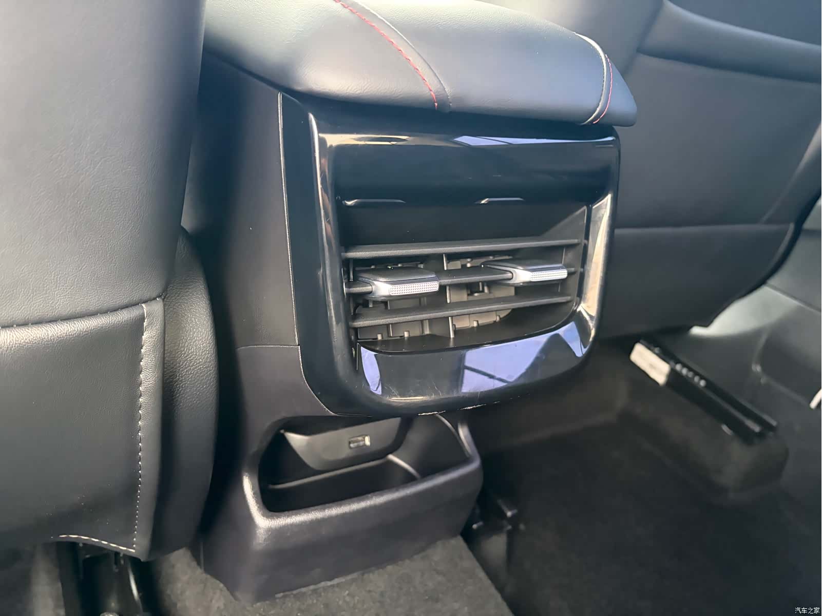 Roewe i5, 2025 10