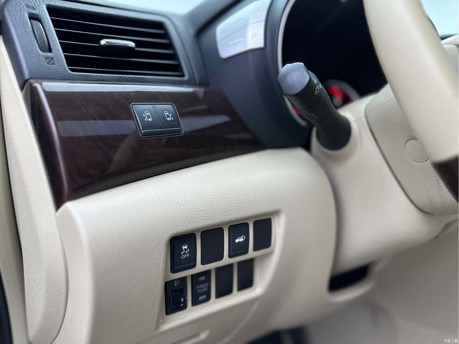 Nissan SL, 2017 16