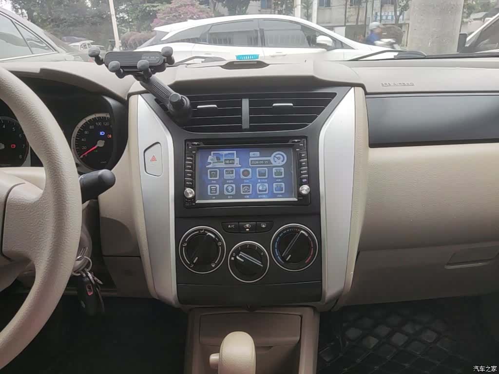Nissan D50, 2015 13