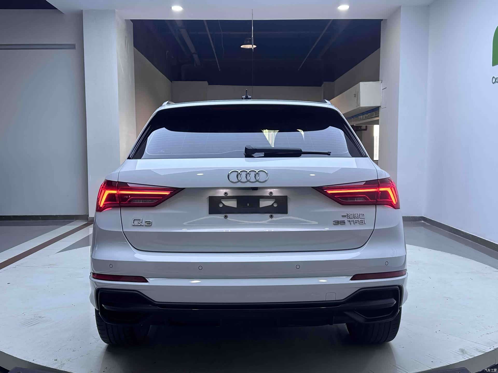 Audi Q3, 2023 4