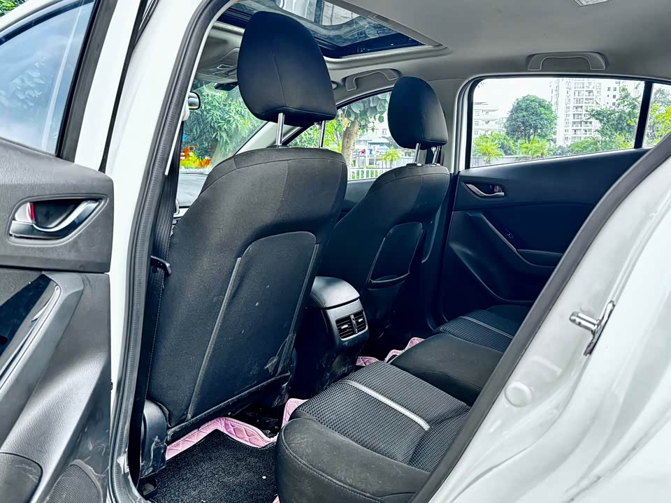 Mazda 3 Angkesaila