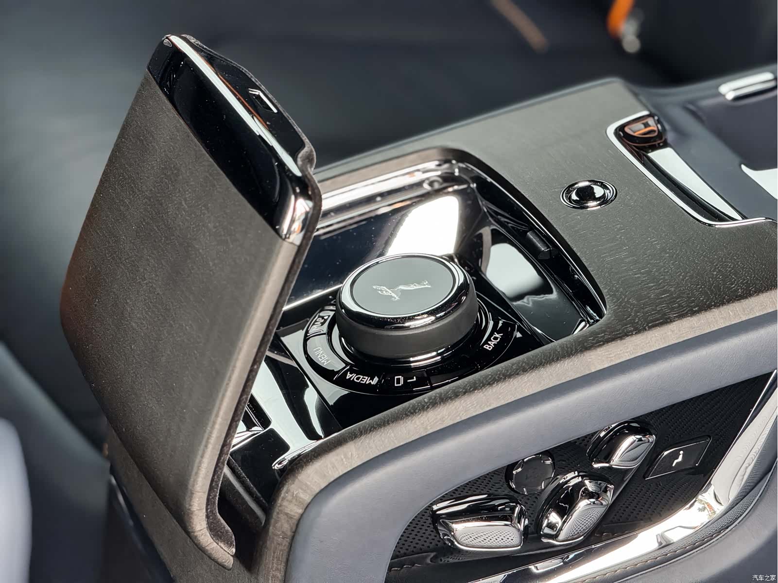 Rolls-Royce Cullinan, 2023 18